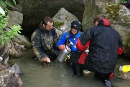Rescue divers stuck in Spring of JedovnickÃ½ Creek